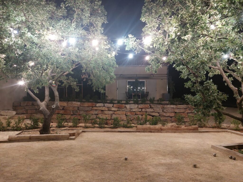 gite-cucuron-terrasse-9